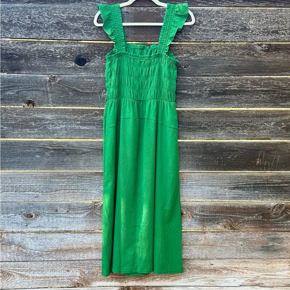 NWOT Smocked Old Navy Women’s Dress Sz M in Vibrant Green Tarp, Ruffled Sleeves - Picture 4 of 10
